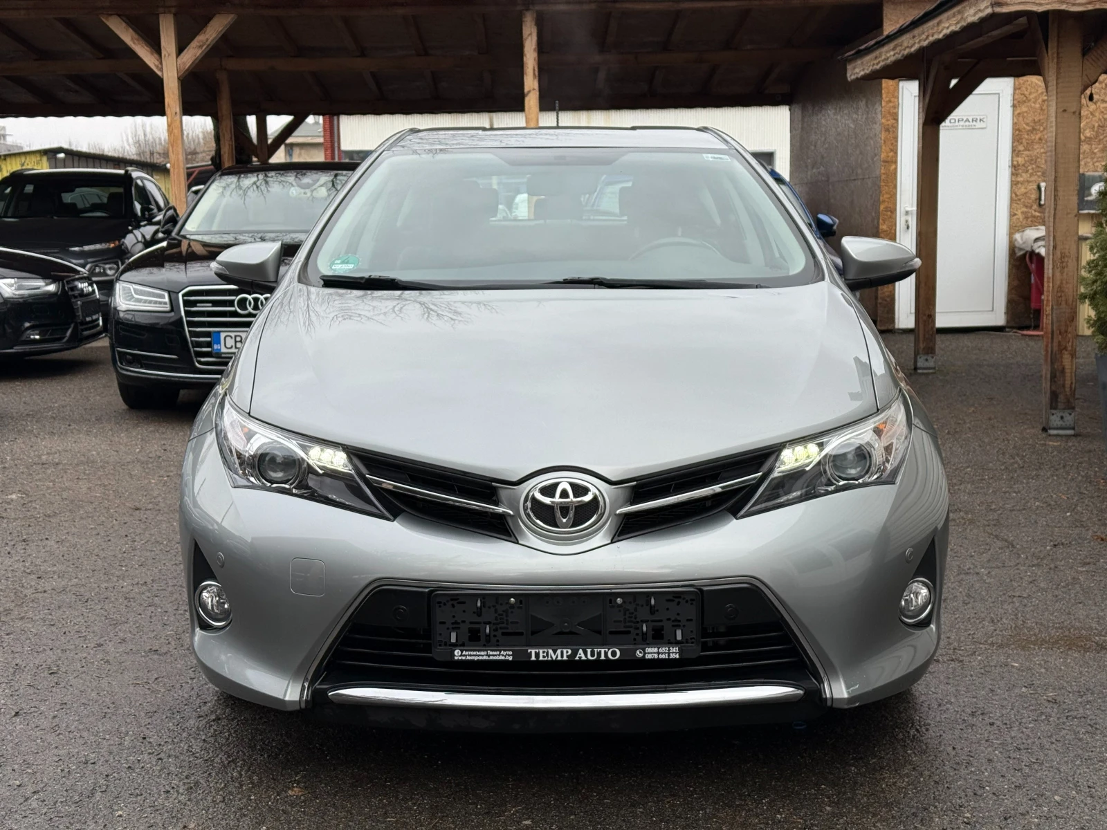 Toyota Auris 1.6i ПЪЛНА СЕРВИЗНА КНИЖКА - изображение 2