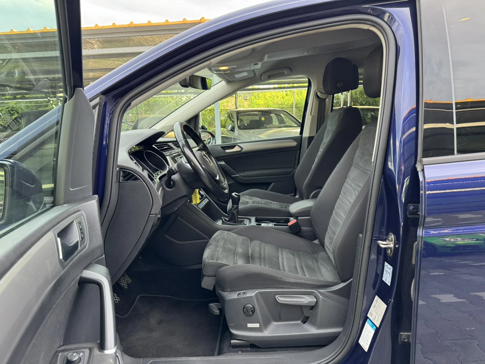 VW Touran HIGHLINE 2.0TDI 150K.C - изображение 8