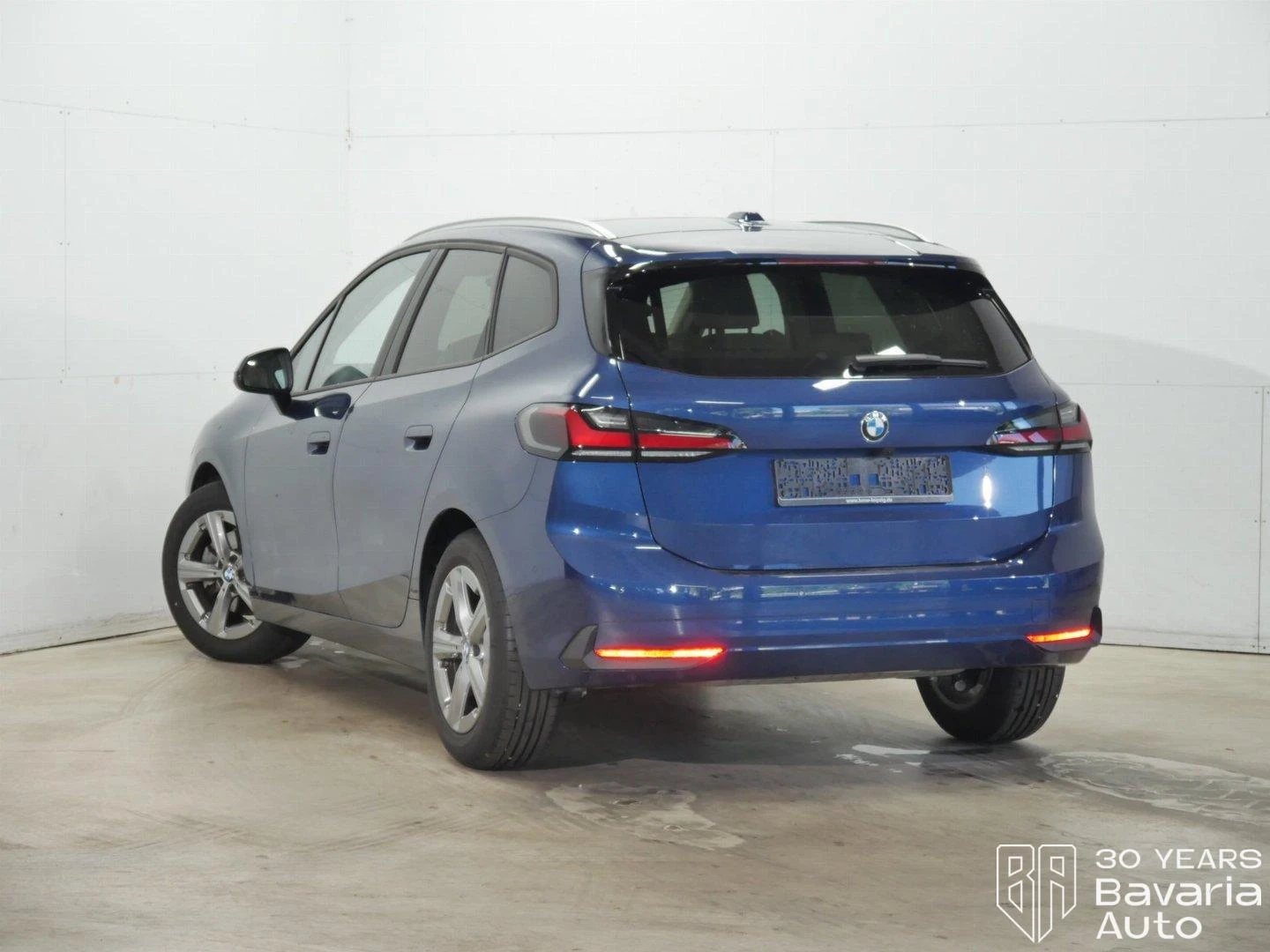 BMW 216 i Active Tourer Steptronic - изображение 2