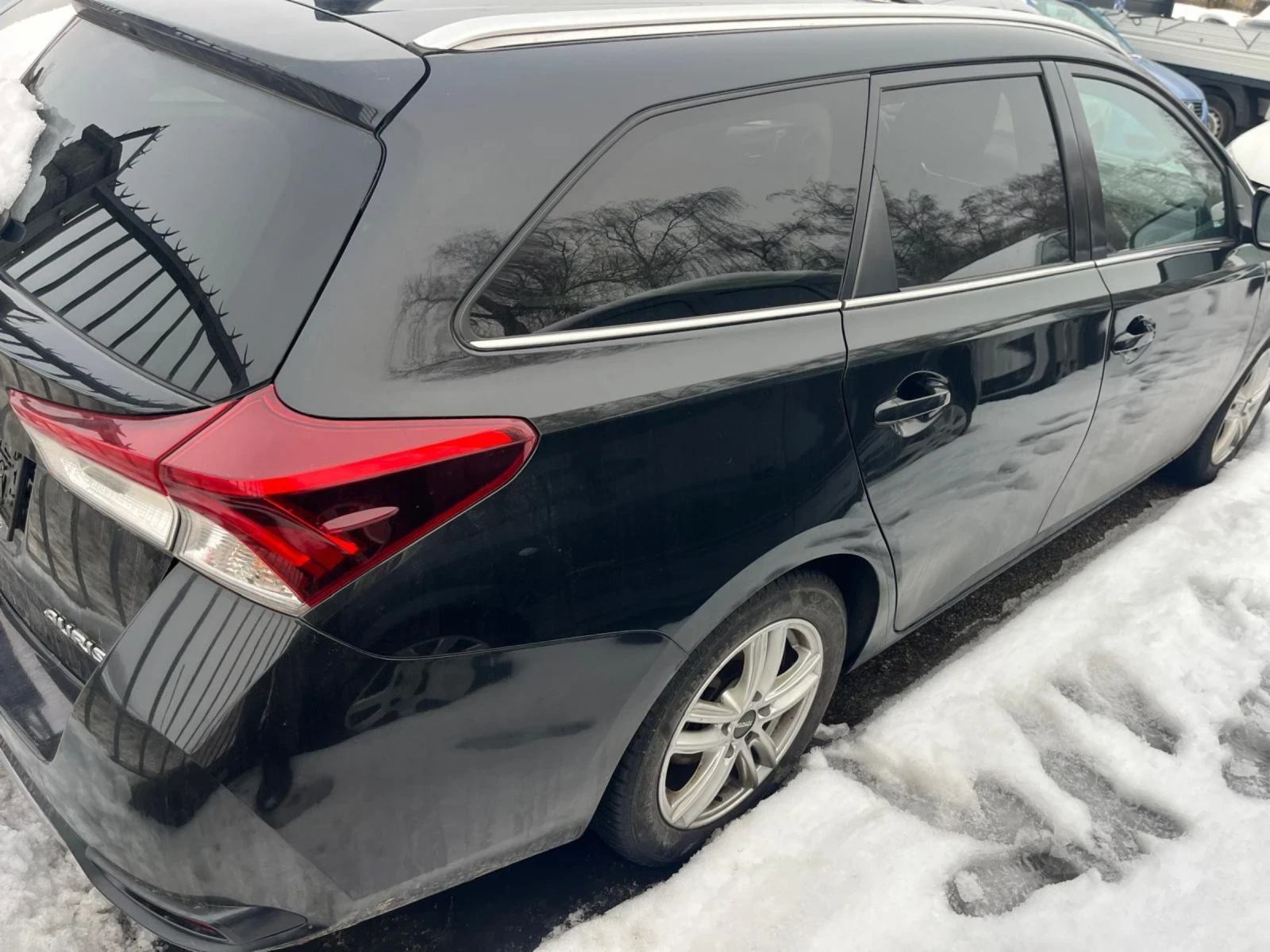 Toyota Auris 1.2 - изображение 6