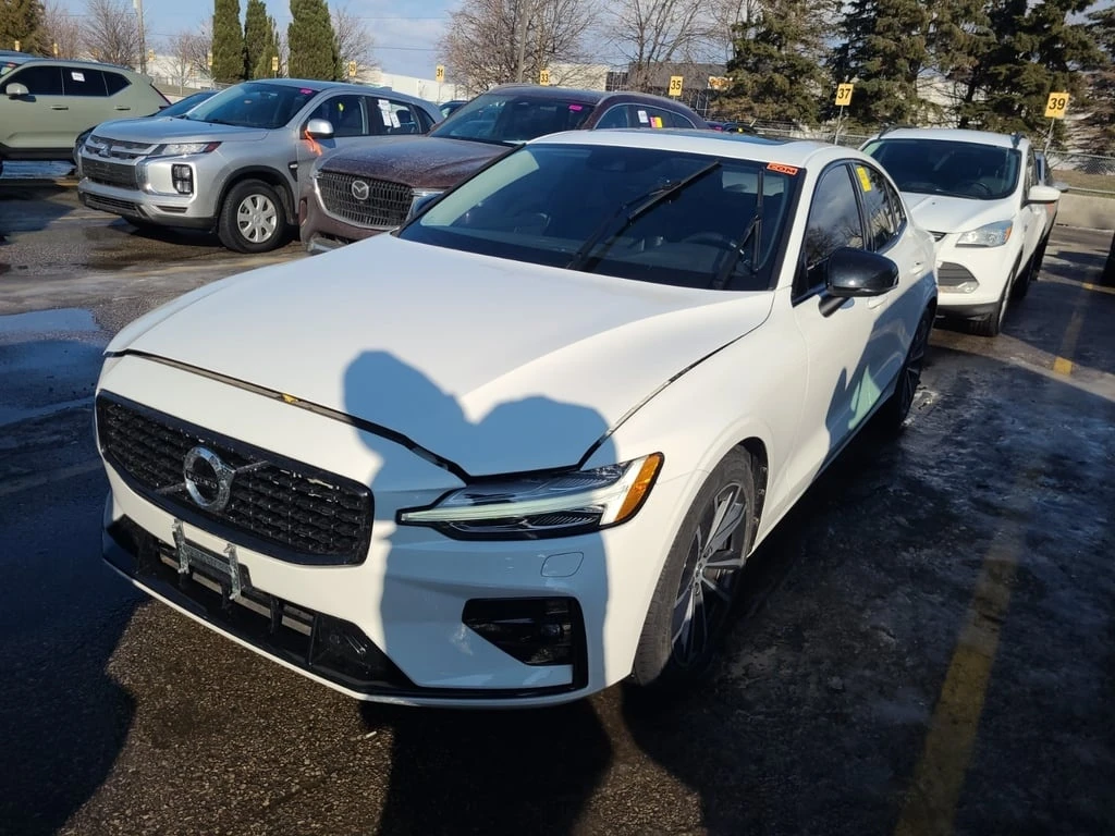 Volvo S60 MOMENTUM * Един собственик * Без инцидент * CARFAX - изображение 2