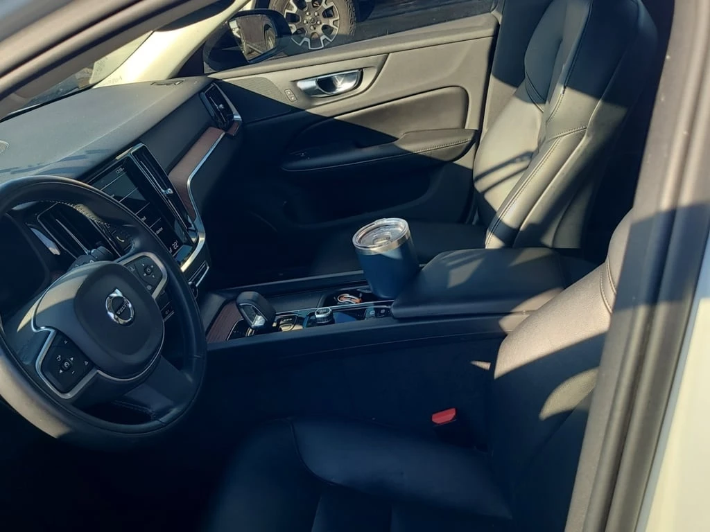 Volvo S60 MOMENTUM * Един собственик * Без инцидент * CARFAX - изображение 7