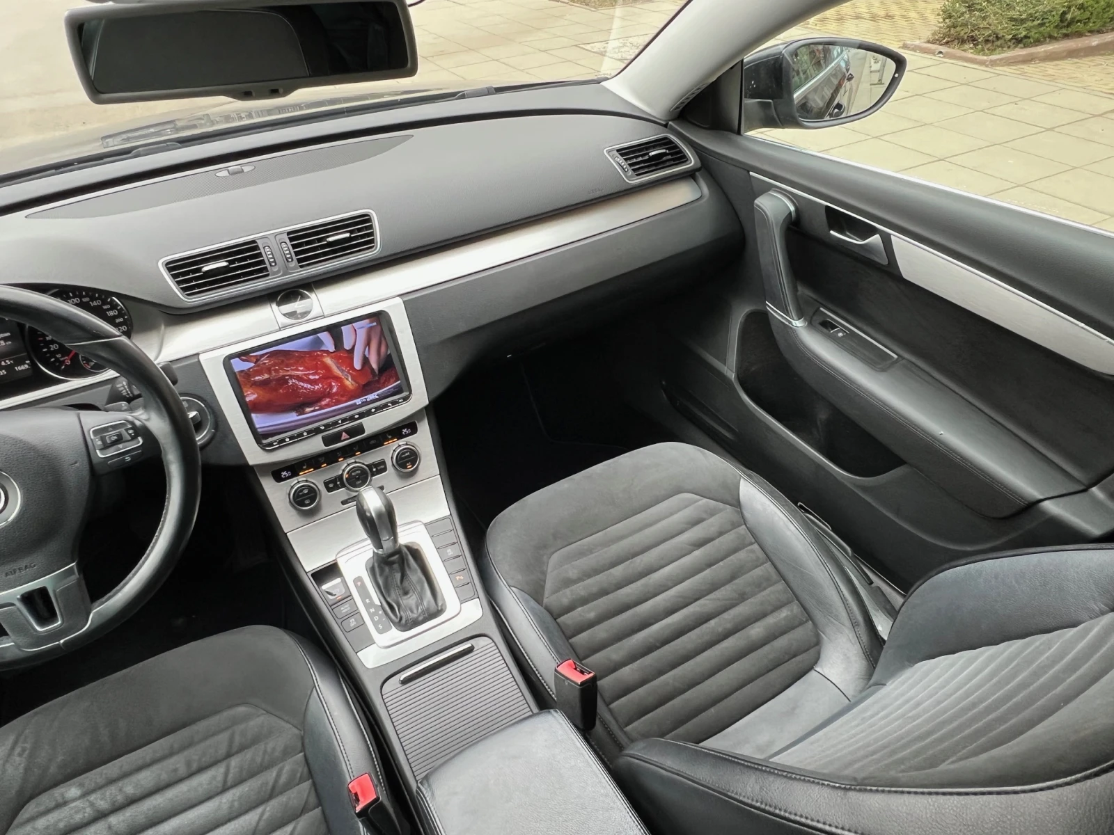 VW Passat AUTOMAT от VW България, СЕМЕЕН автомобил, снимка 14 - Автомобили и джипове - 53916904