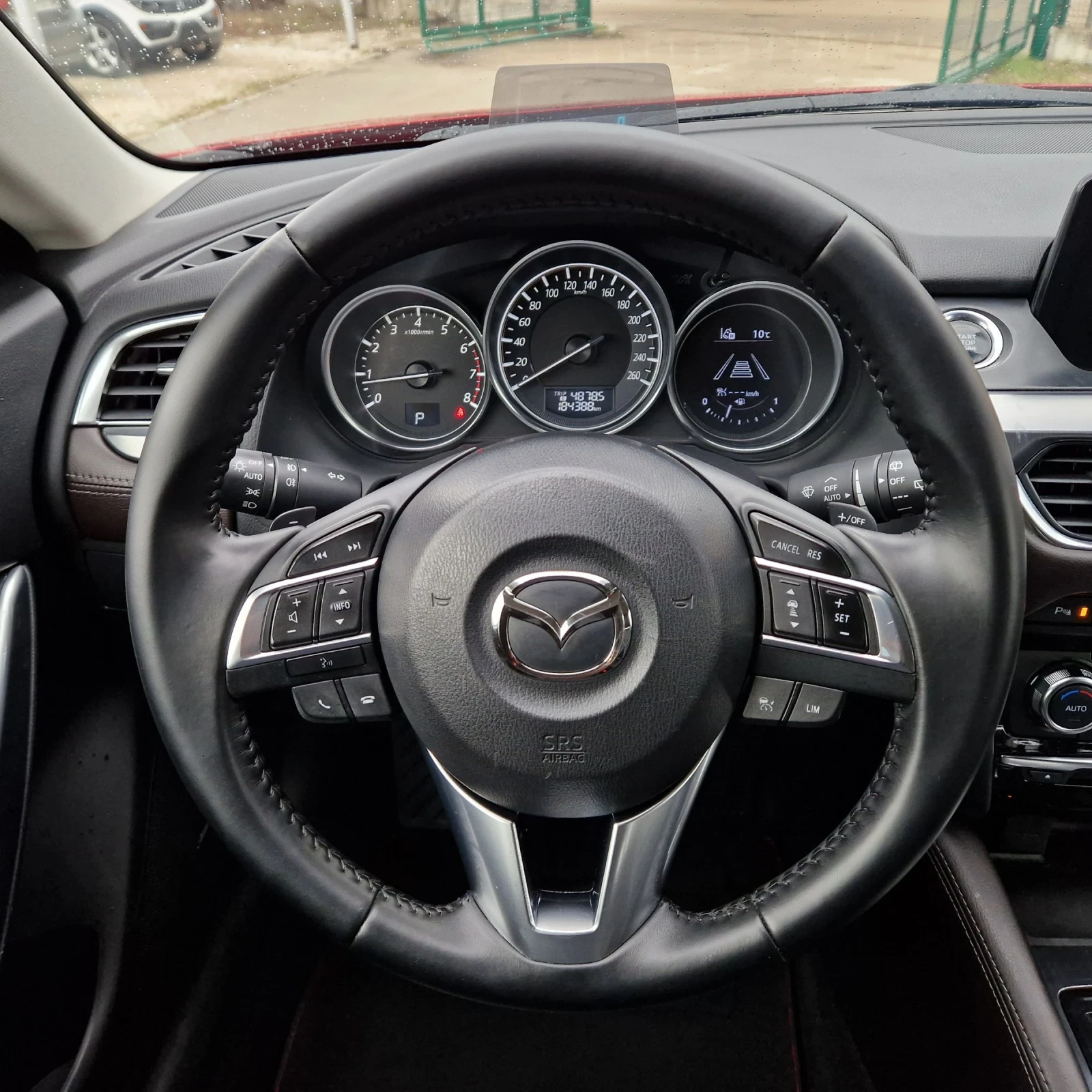 Mazda 6 2.5 192k. FACELIFT/ДИСТРОНИК/BOSE/КЕЙЛЕС/ШВЕЙЦАРИЯ, снимка 15 - Автомобили и джипове - 53936928