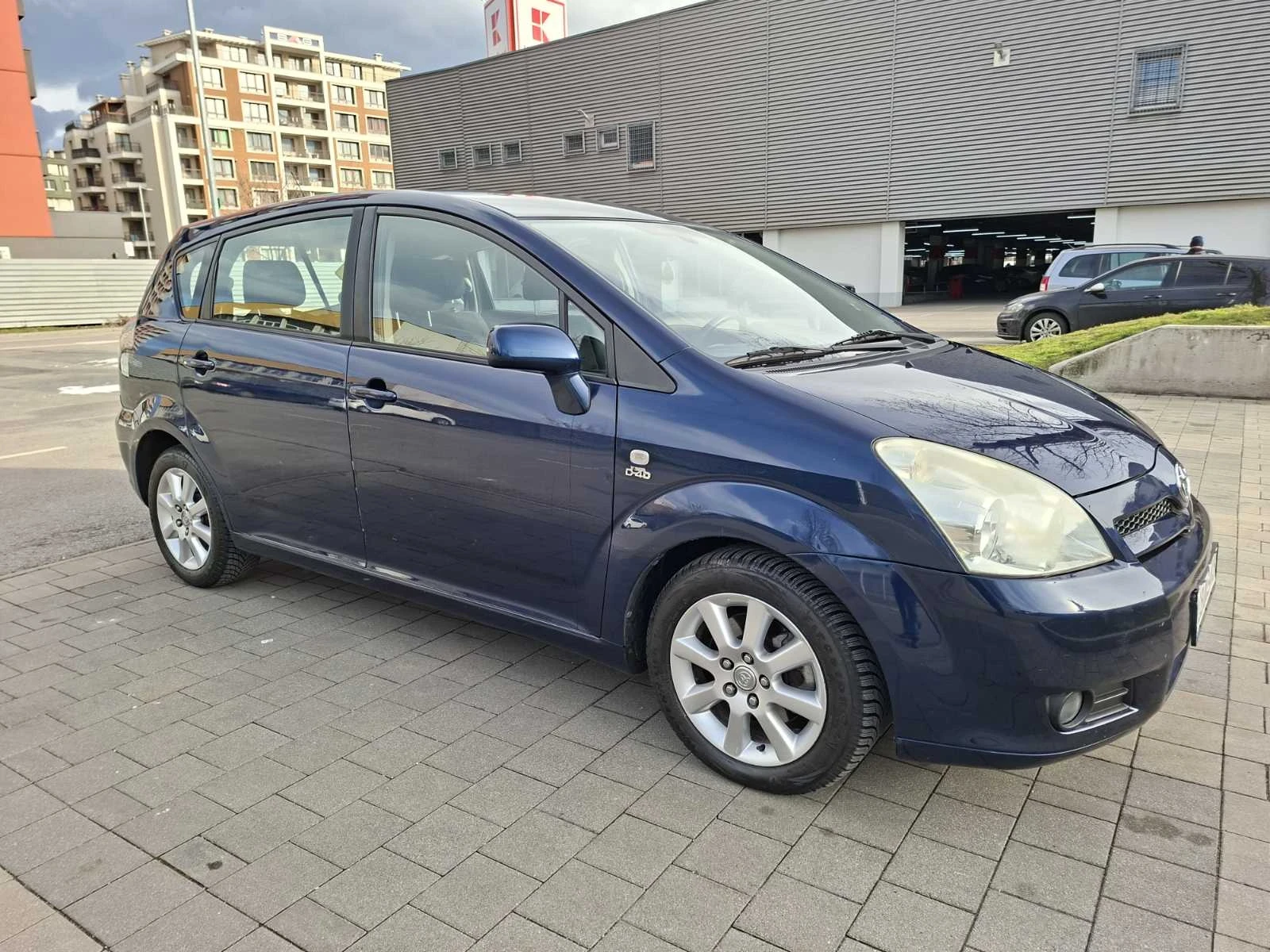 Toyota Corolla verso, снимка 8 - Автомобили и джипове - 53996113