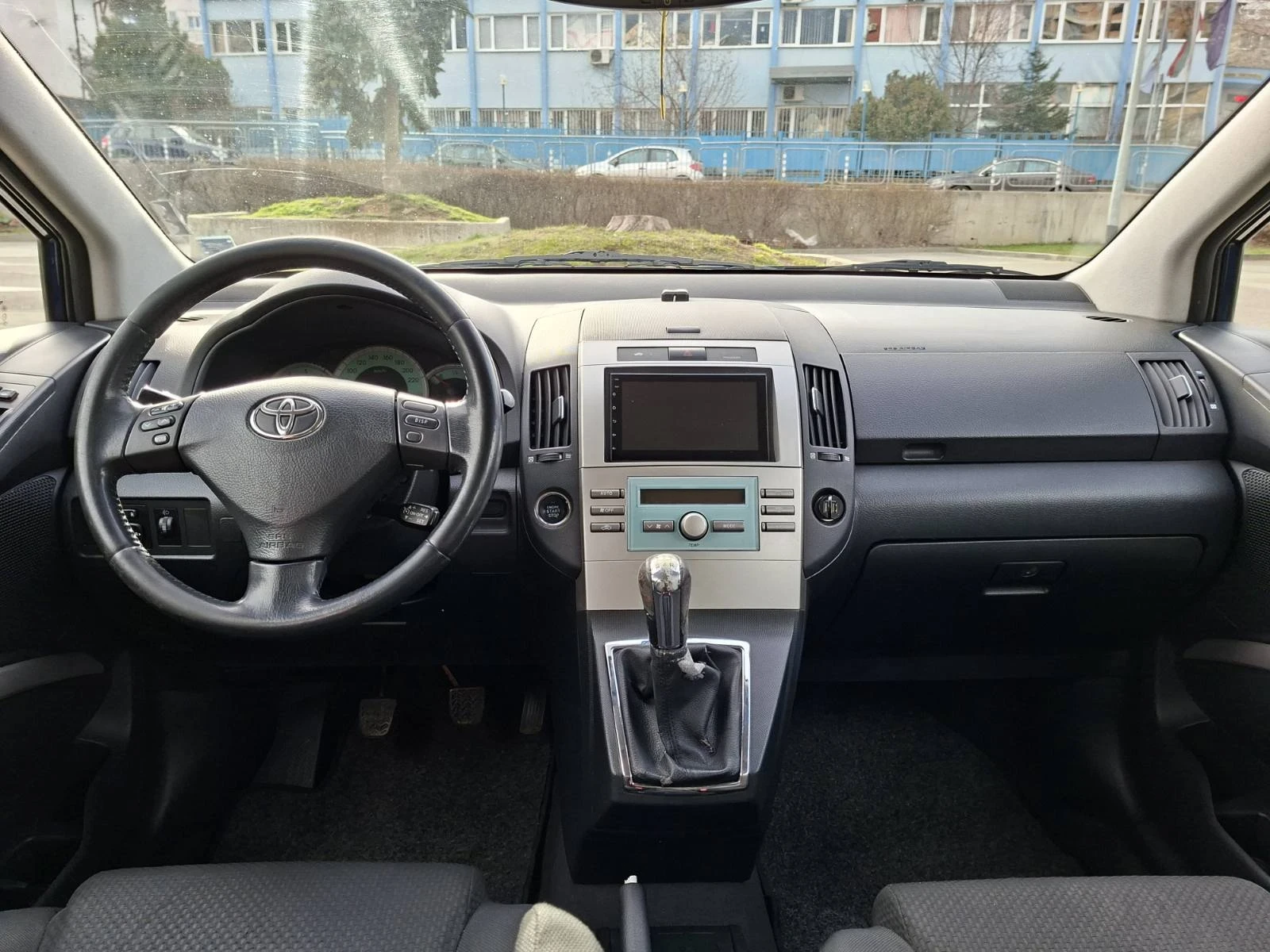 Toyota Corolla verso, снимка 4 - Автомобили и джипове - 53996113