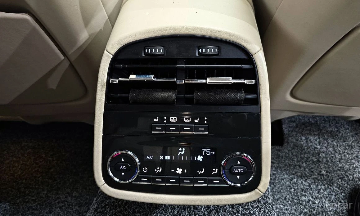 Maserati Quattroporte GTS 3.8 V8* SUNROOF* ПОДГРЕВ* ОБДУХВАНЕ* , снимка 16 - Автомобили и джипове - 54071714