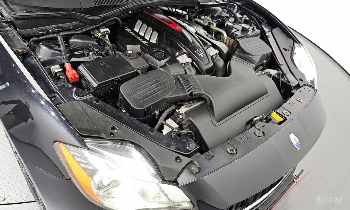 Maserati Quattroporte GTS 3.8 V8* SUNROOF* ПОДГРЕВ* ОБДУХВАНЕ* , снимка 6 - Автомобили и джипове - 54071714