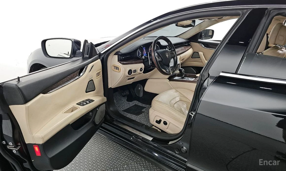 Maserati Quattroporte GTS 3.8 V8* SUNROOF* ПОДГРЕВ* ОБДУХВАНЕ* , снимка 10 - Автомобили и джипове - 54071714