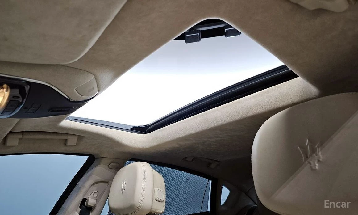 Maserati Quattroporte GTS 3.8 V8* SUNROOF* ПОДГРЕВ* ОБДУХВАНЕ* , снимка 17 - Автомобили и джипове - 54071714