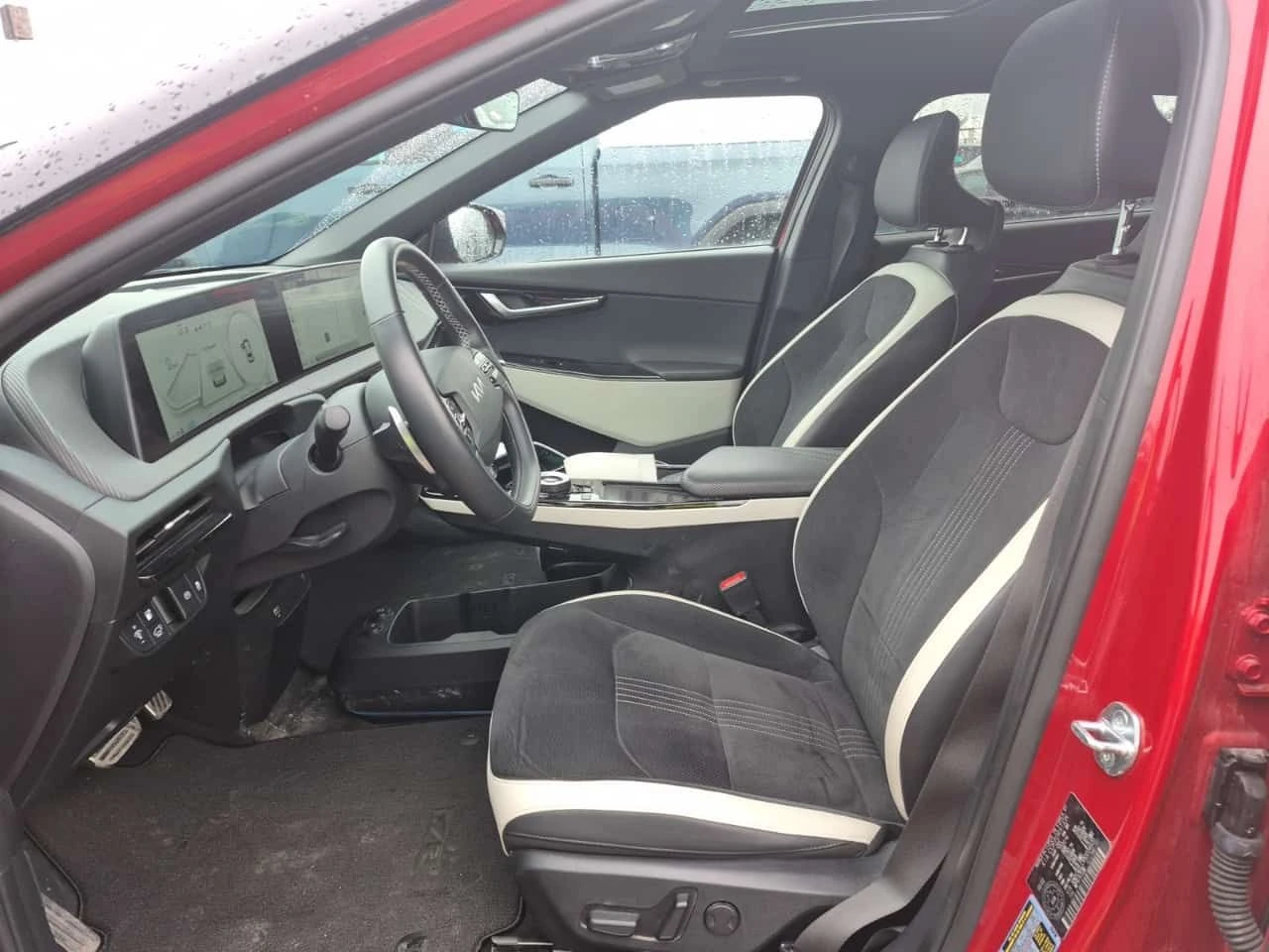 Kia EV6 LONG RANGE W/GT LINE PKG 1/ CARFAX/AWD, снимка 7 - Автомобили и джипове - 54113097