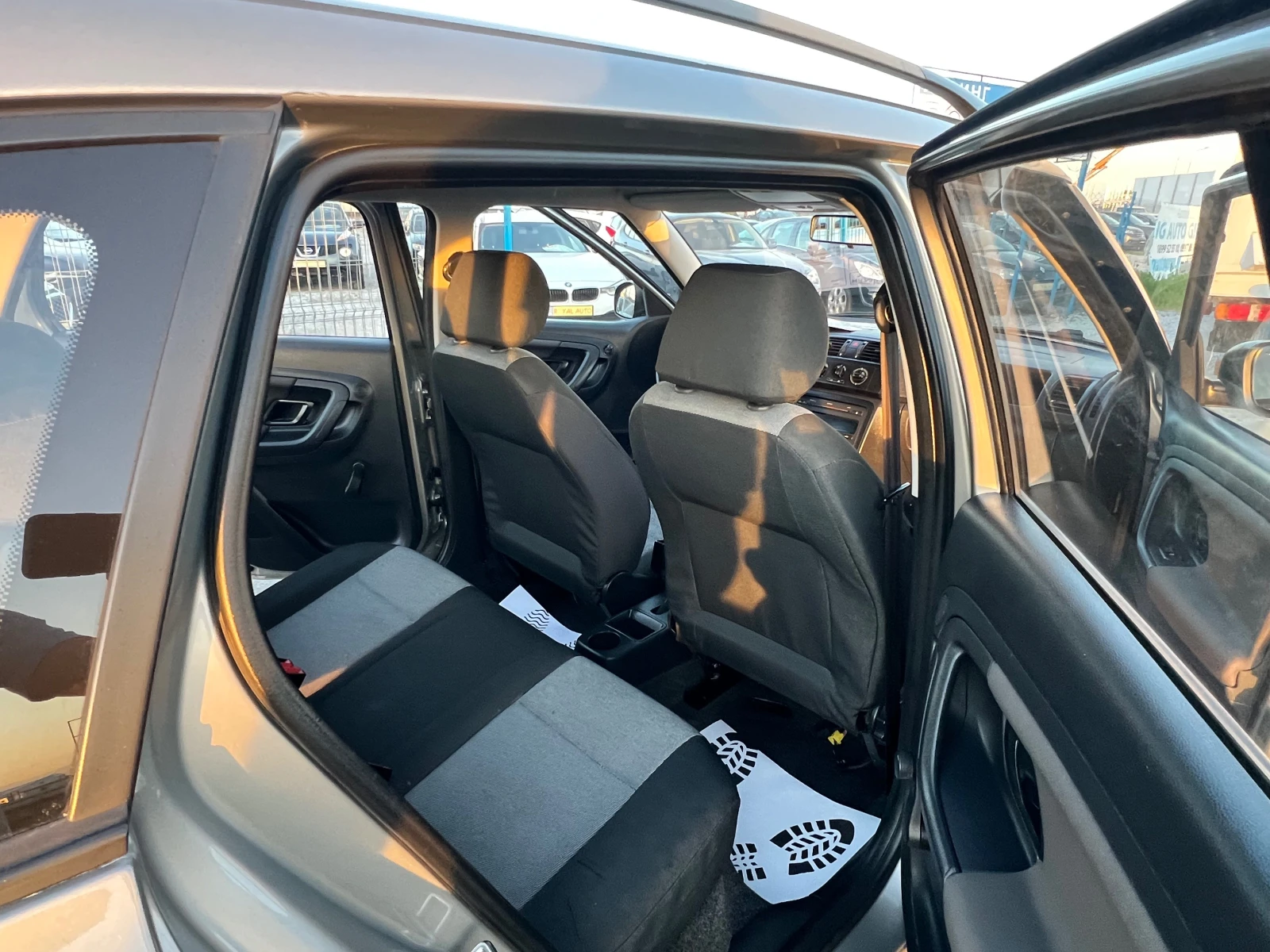 Skoda Fabia ЛИЗИНГ-1, 6 ДИЗЕЛ-КЛИМА, снимка 10 - Автомобили и джипове - 54335121