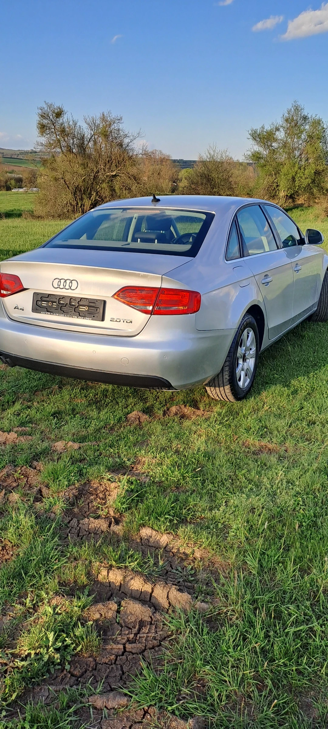 Audi A4 2.0 TDI, снимка 10 - Автомобили и джипове - 54812177