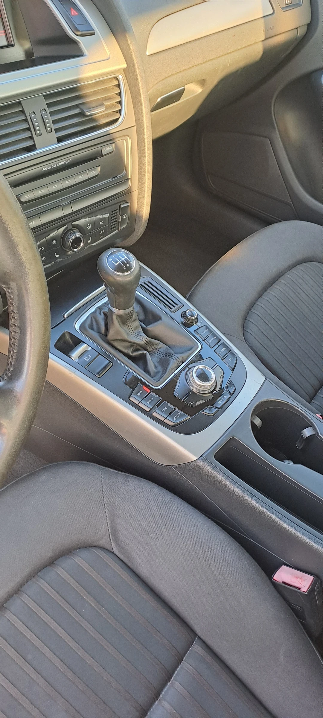Audi A4 2.0 TDI, снимка 9 - Автомобили и джипове - 54812177