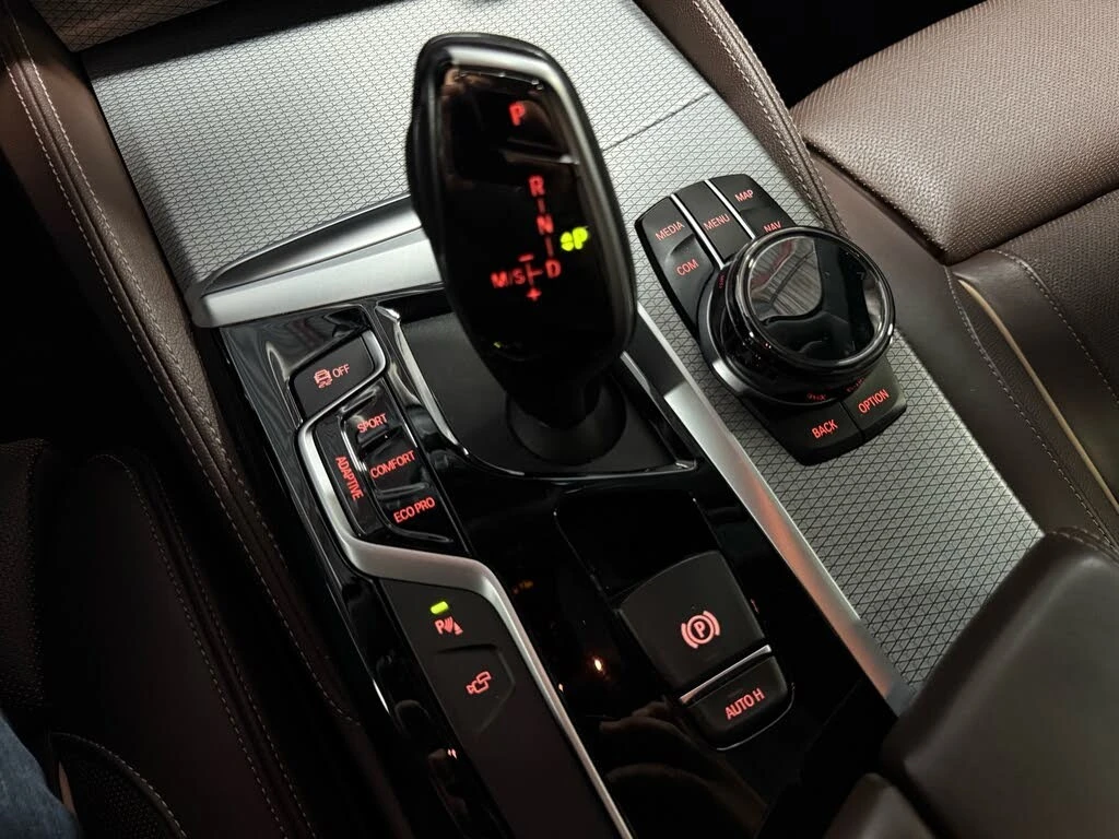 BMW 540 M Pack * HUD * 360 * АвтоКредит * (ЦЕНА ДО БГ), снимка 14 - Автомобили и джипове - 55511643