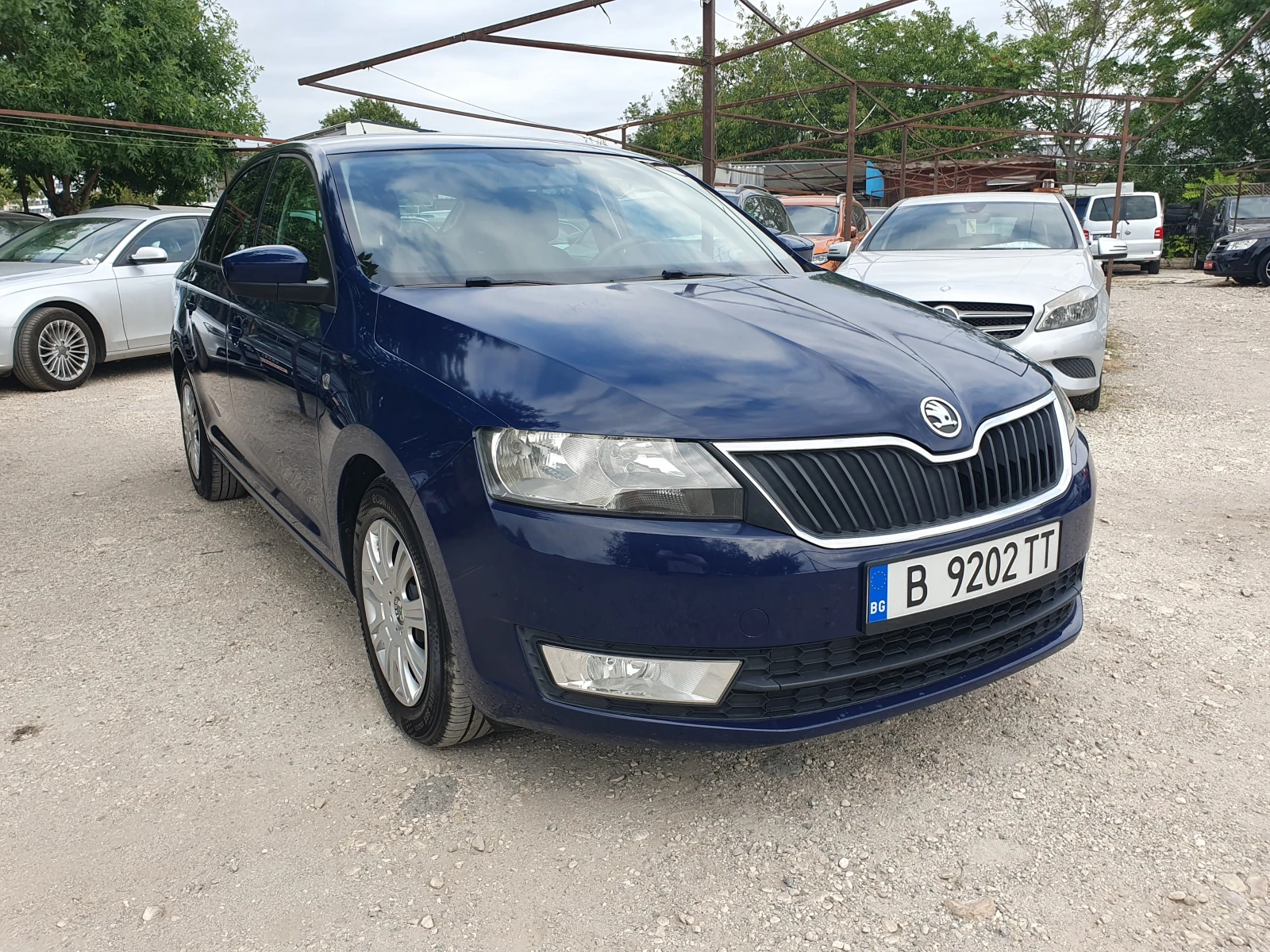 Skoda Rapid 1.6 TDI , снимка 4 - Автомобили и джипове - 55671573