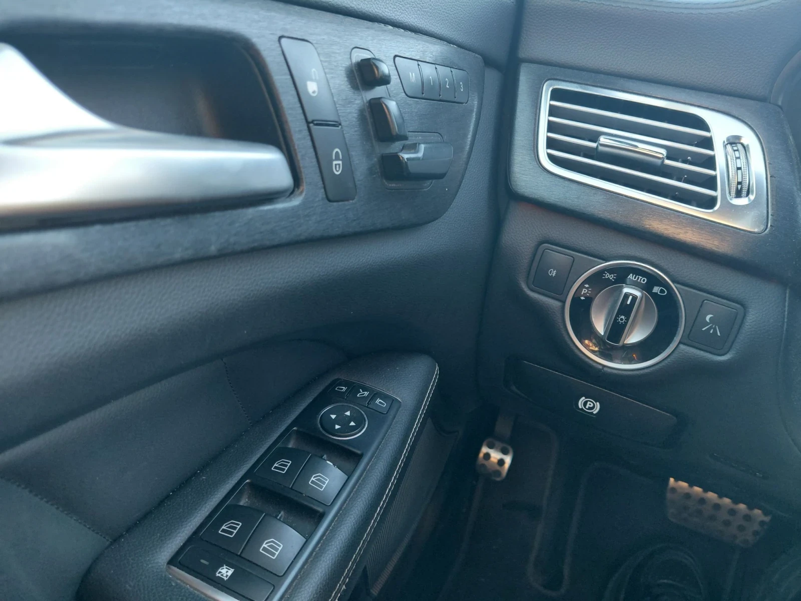 Mercedes-Benz CLS 350 350 CDI 4Matic, снимка 13 - Автомобили и джипове - 56128904