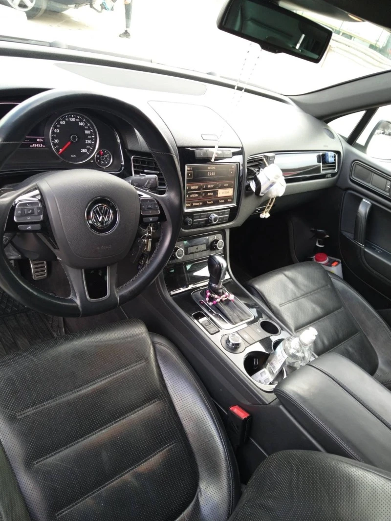 VW Touareg, снимка 4 - Автомобили и джипове - 42739685