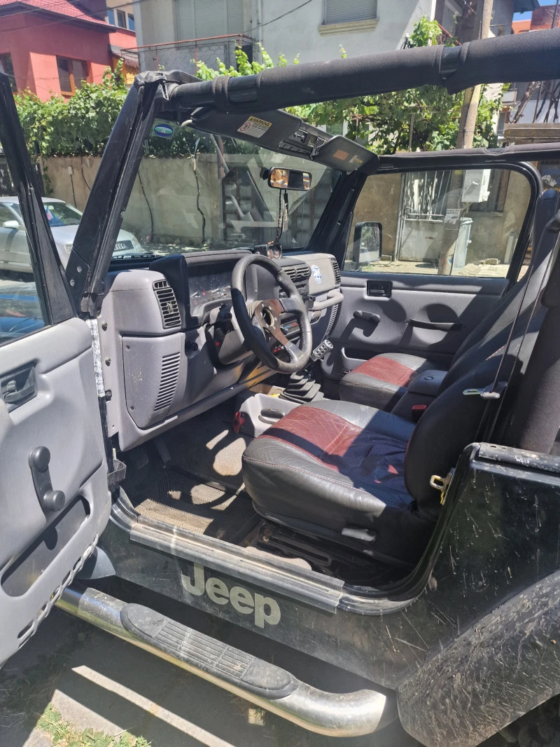 Jeep Wrangler 4000 Sport, снимка 2 - Автомобили и джипове - 47354844