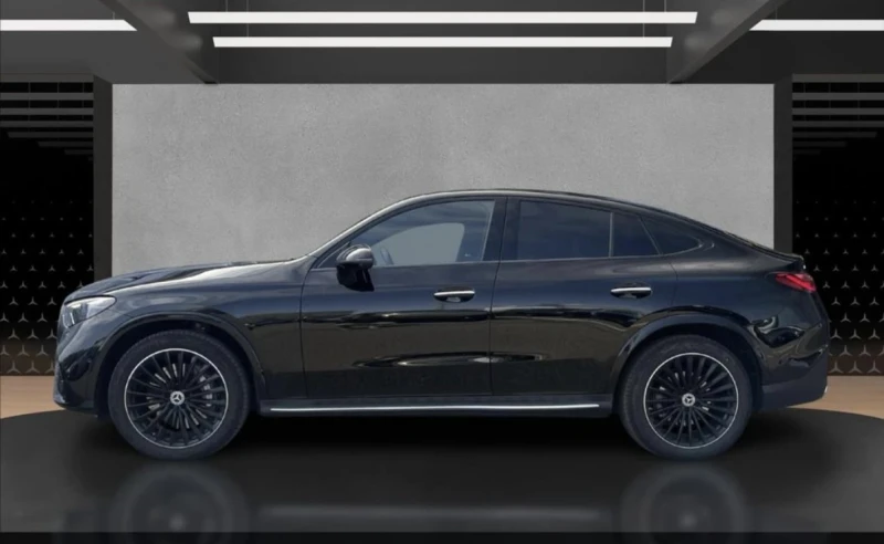 Mercedes-Benz GLC 300 AMG Line* 4M* Head-up* Pano* Camera* ГОТОВ ЛИЗИНГ, снимка 3 - Автомобили и джипове - 52011746
