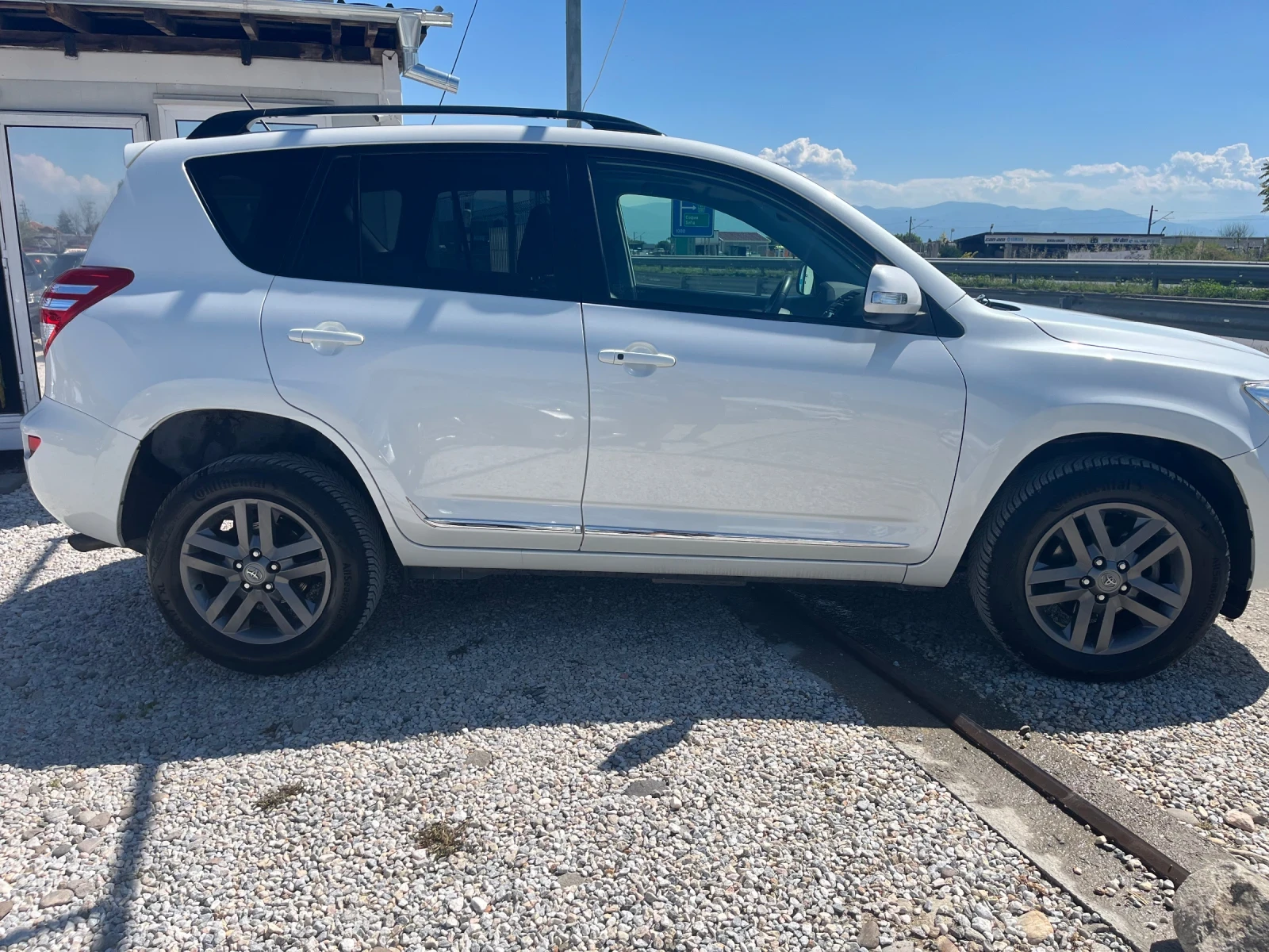 Toyota Rav4 2.2 D-4D 150кс - изображение 3