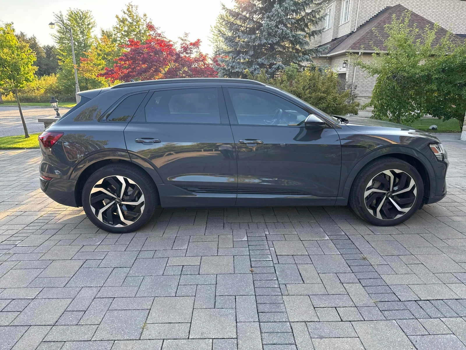 Audi Q8 E-tron* * CARFAX * * АВТО КРЕДИТ * *  - изображение 4