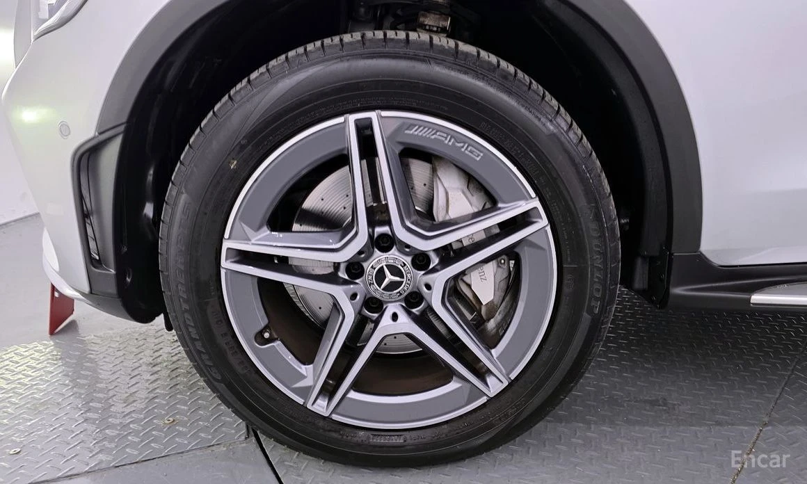 Mercedes-Benz GLC 300  - изображение 5