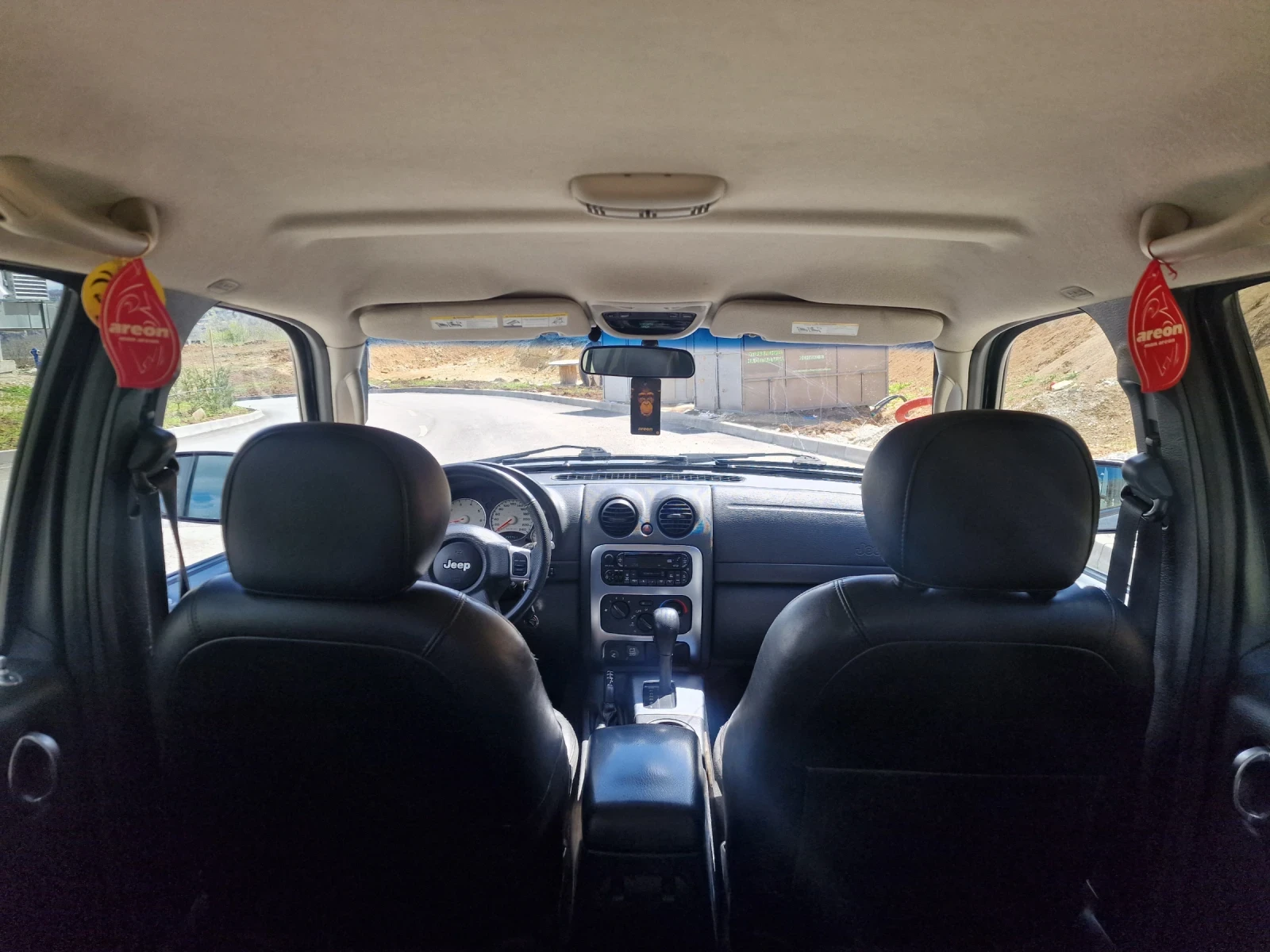 Jeep Cherokee JEEP CHEROKEE 3.7 V6 , снимка 16 - Автомобили и джипове - 54444512
