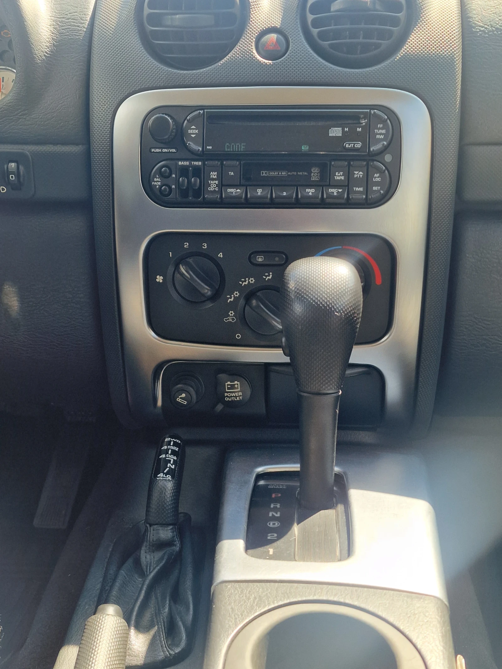 Jeep Cherokee JEEP CHEROKEE 3.7 V6 , снимка 12 - Автомобили и джипове - 54444512