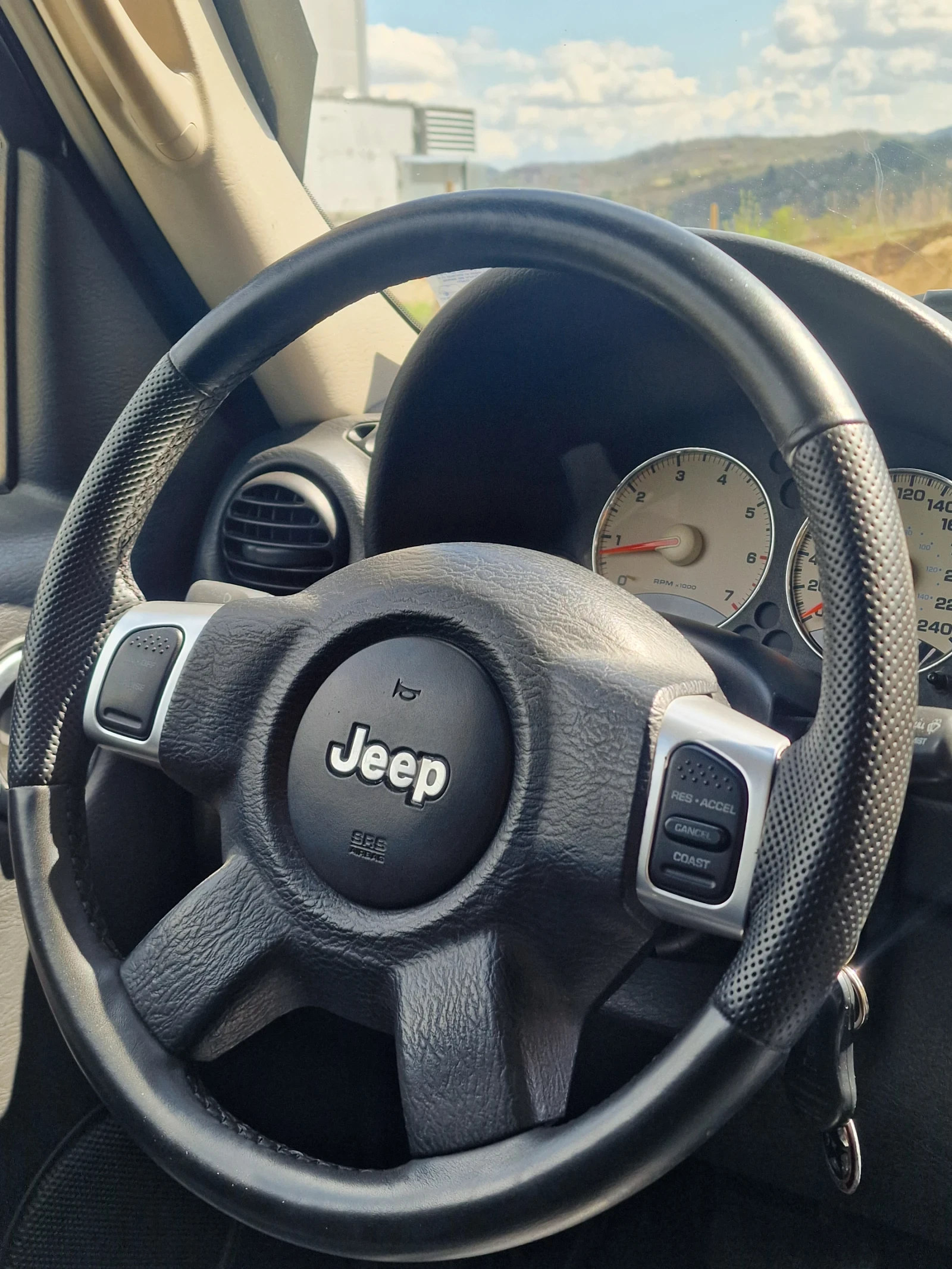 Jeep Cherokee JEEP CHEROKEE 3.7 V6 , снимка 13 - Автомобили и джипове - 54444512