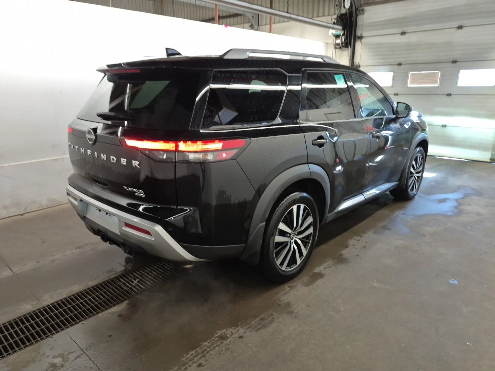 Nissan Pathfinder  Platinum 4WD | Mobile.bg � ����������� 5