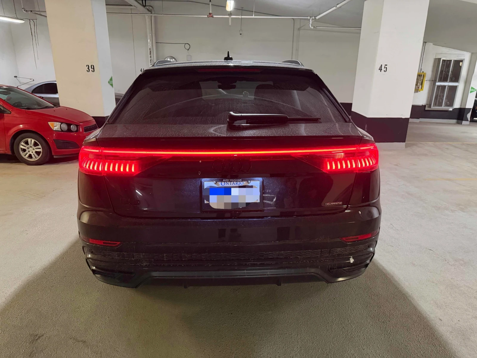 Audi Q8 ДИСТРОНИК * ОБДУХВАНЕ * ПАНОРАМА * АМБИЕНТ * HUD, снимка 4 - Автомобили и джипове - 54721954