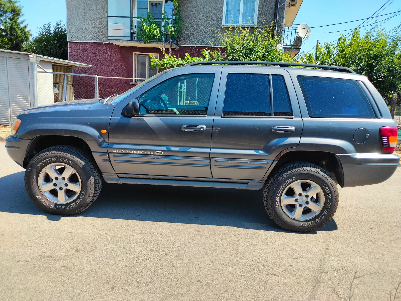 Jeep Grand cherokee Overland 4.7 H.O. ГАЗ, снимка 2 - Автомобили и джипове - 55309523