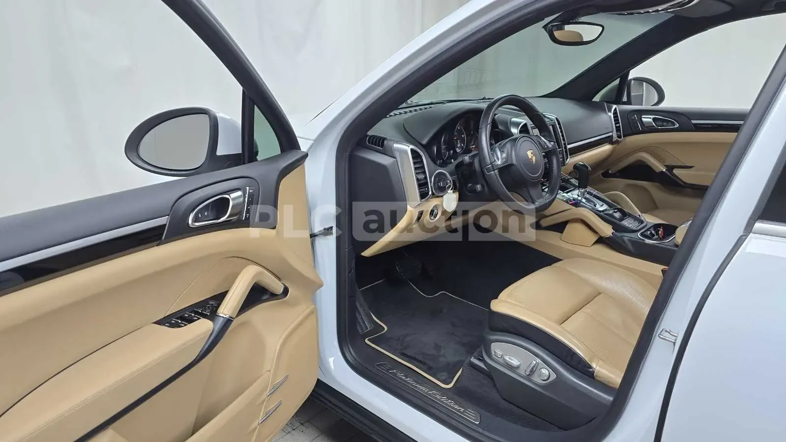 Porsche Cayenne PLATINUM EDITION PANORAMA/360CAM/FULL, снимка 10 - Автомобили и джипове - 55277104