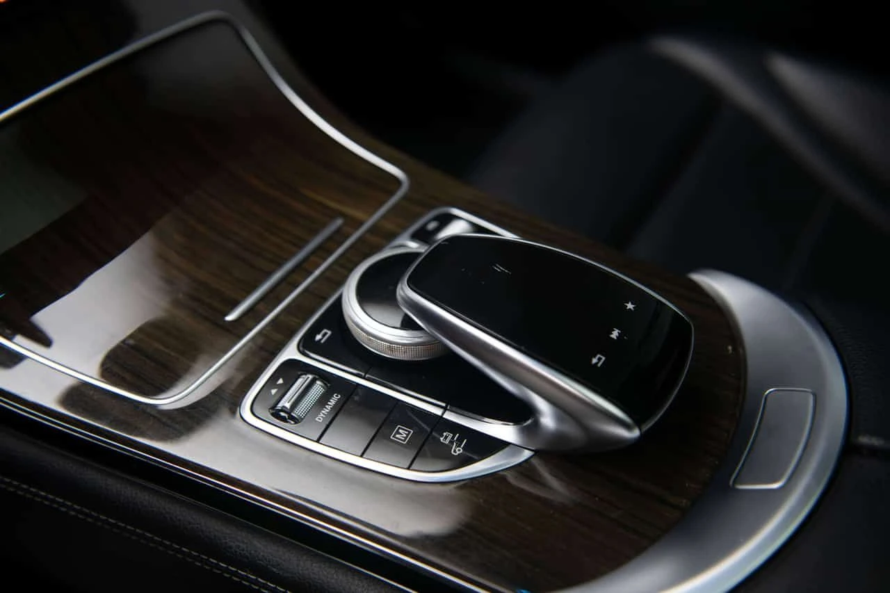 Mercedes-Benz GLC * Hybrid * CARFAX * ЦЕНА ДО БГ, снимка 13 - Автомобили и джипове - 55486068