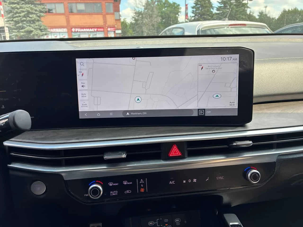 Kia Sorento * AWD Interior * CARFAX * БЕЗ ПЪРВОНАЧАЛНА ВНОСКА, снимка 9 - Автомобили и джипове - 55529562