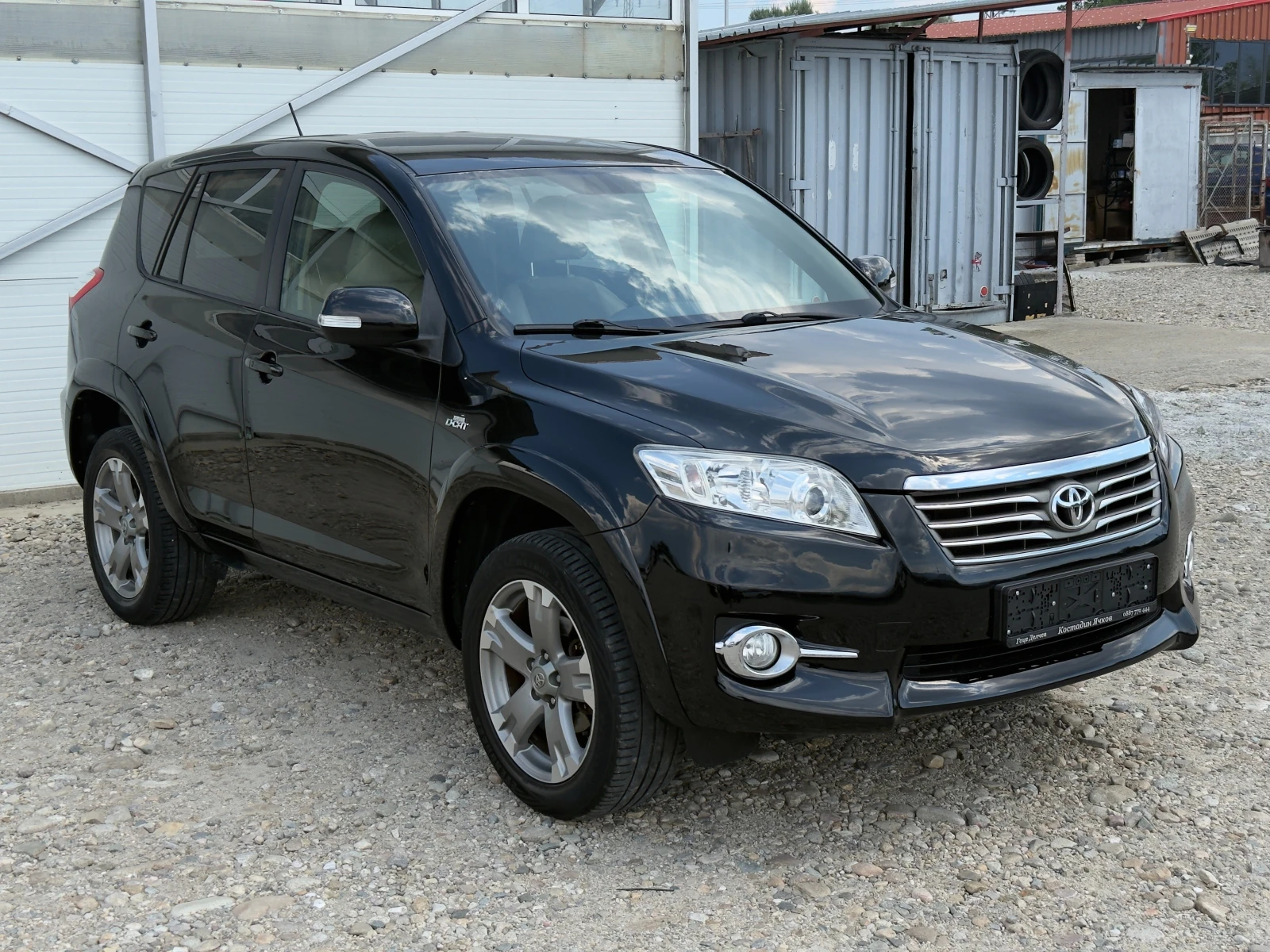 Toyota Rav4 2.2 D4D 4WD/Автомат/Камера/Собствен лизинг, снимка 2 - Автомобили и джипове - 55710718