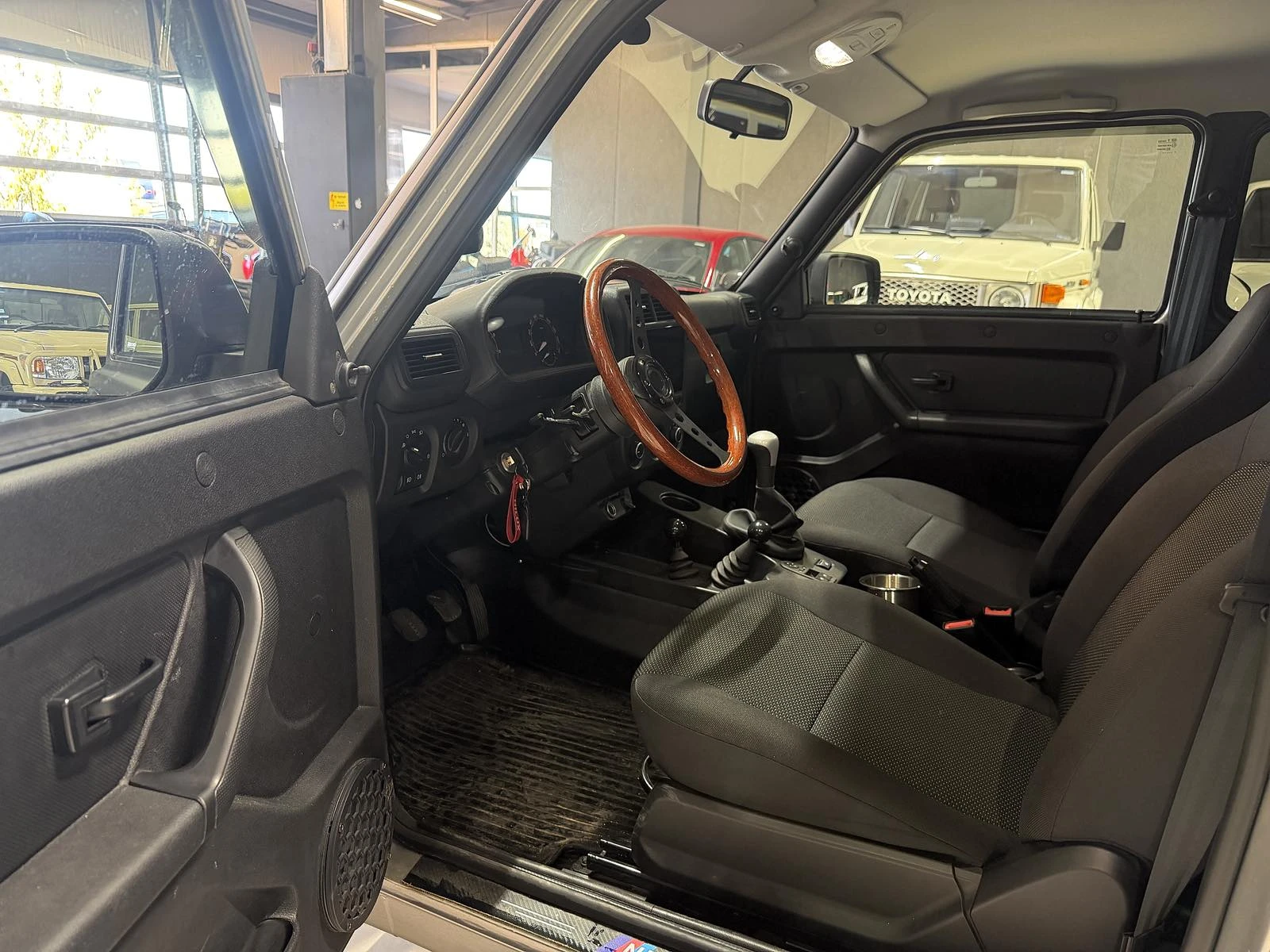 Lada Niva Legend 1.7, снимка 9 - Автомобили и джипове - 55979233