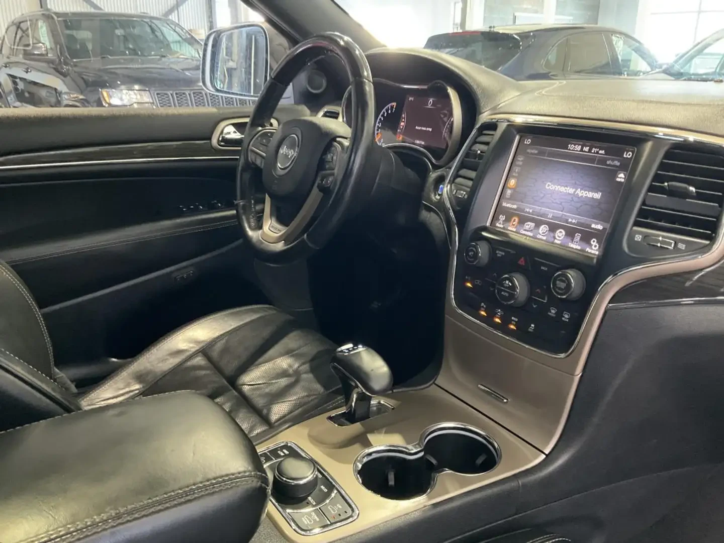 Jeep Grand cherokee OVERLAND 3.6 4WD * DIS * ОБДУХ * КАМЕРА, снимка 8 - Автомобили и джипове - 56197640
