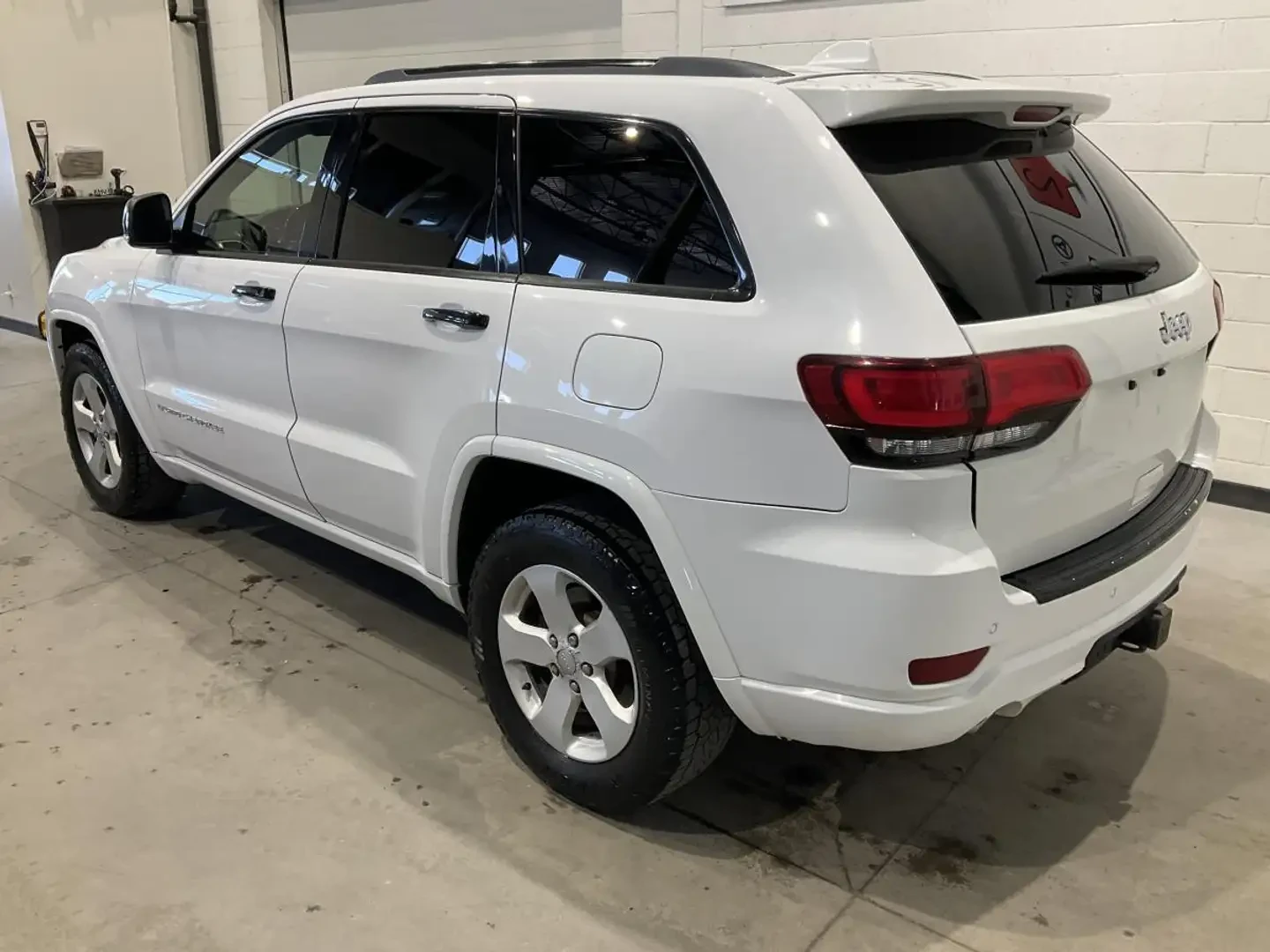 Jeep Grand cherokee OVERLAND 3.6 4WD * DIS * ОБДУХ * КАМЕРА, снимка 3 - Автомобили и джипове - 56197640