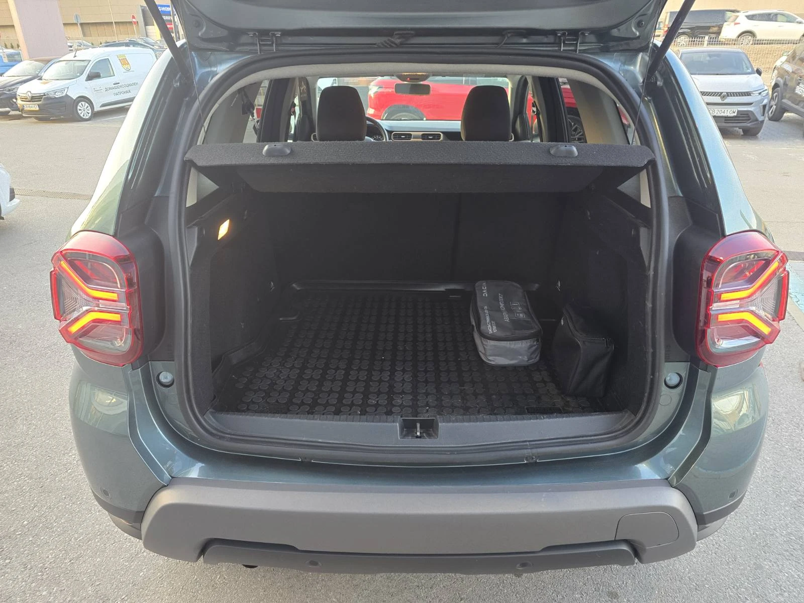 Dacia Duster 1.0 TCe 90 Stop&Start LPG, снимка 15 - Автомобили и джипове - 56577166
