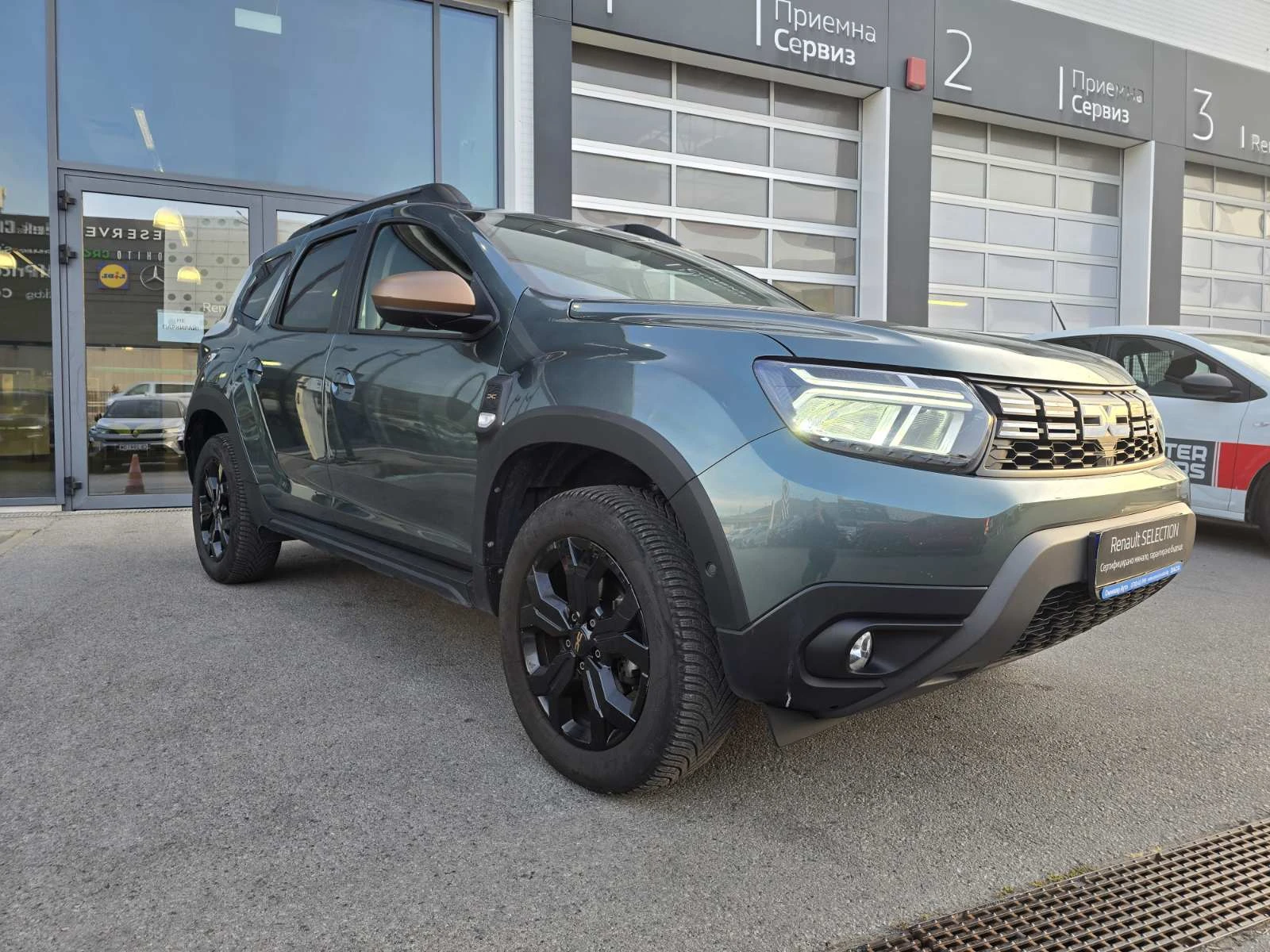 Dacia Duster 1.0 TCe 90 Stop&Start LPG, снимка 2 - Автомобили и джипове - 56577166