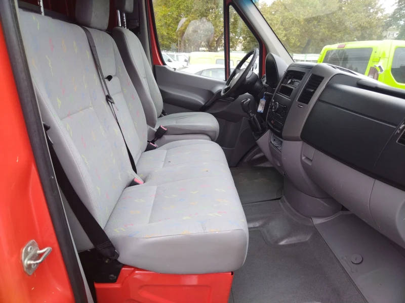 VW Crafter 2.5, 163 к.с. темпомат, 6 скорости, климатик, снимка 14 - Бусове и автобуси - 52694060