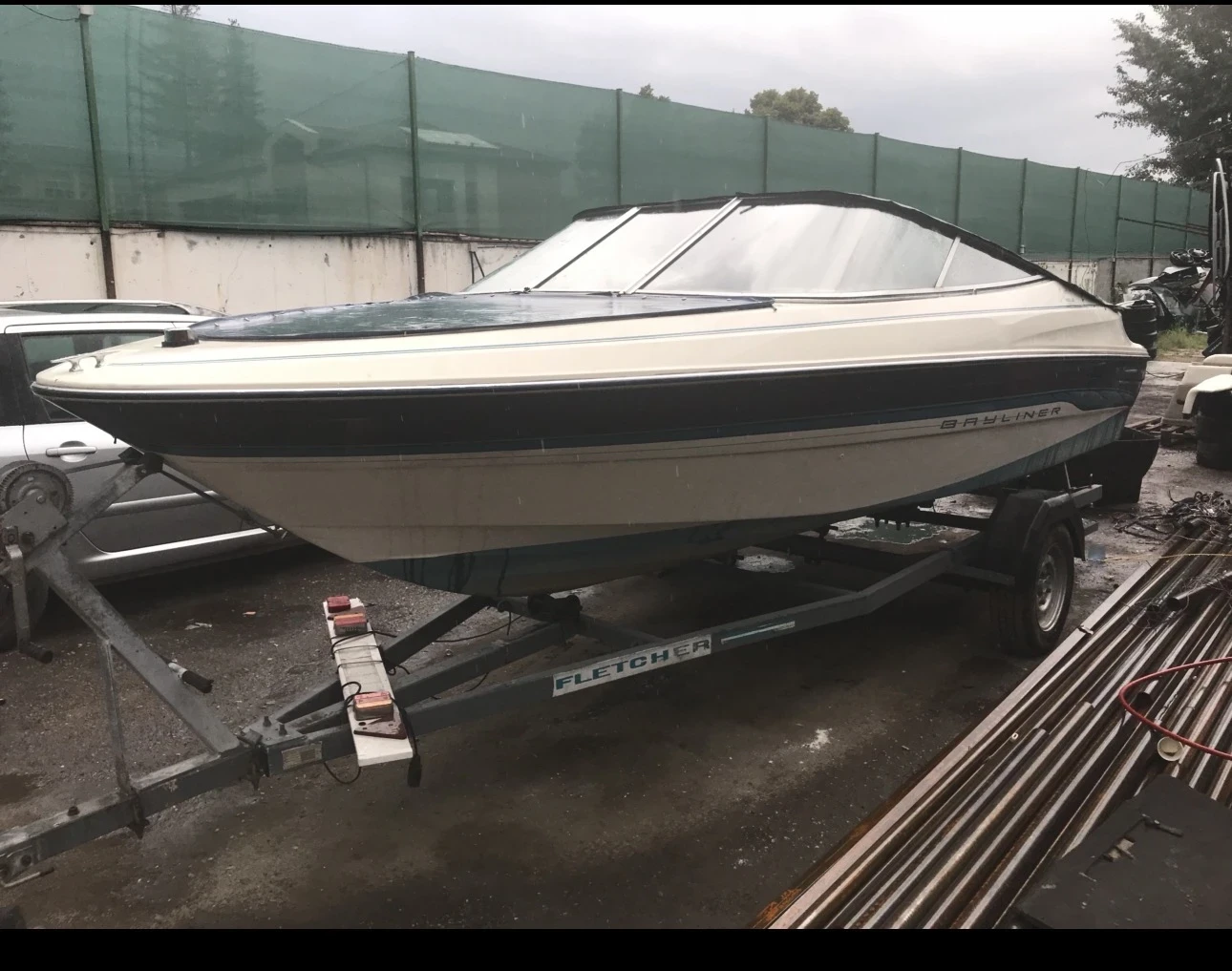 Лодка Bayliner