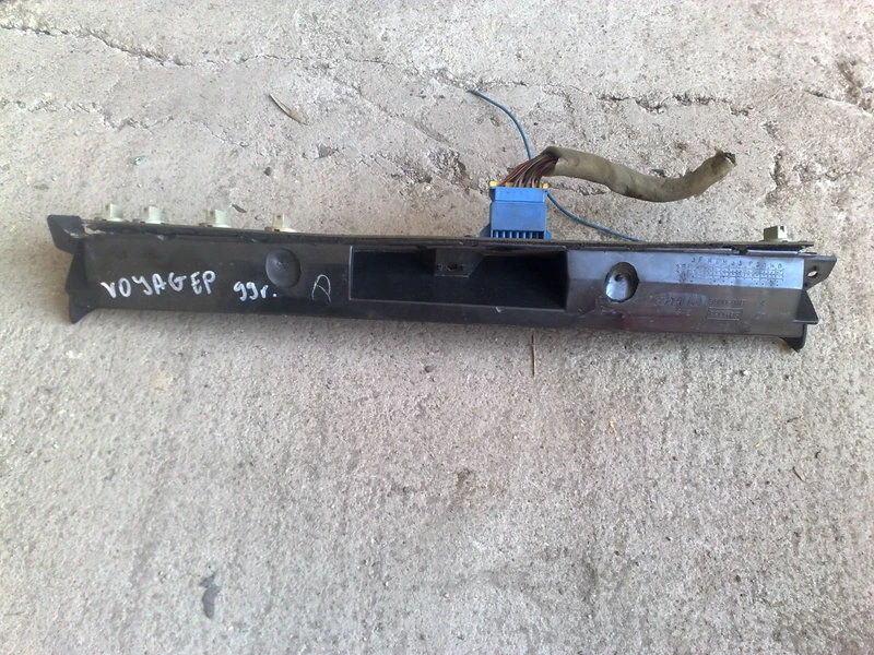 Дисплей информационен за Крайслер Вояджер 