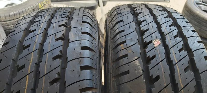 Гуми Летни 205/70R15, снимка 1 - Гуми и джанти - 33053916