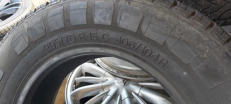 Гуми Летни 205/70R15, снимка 4 - Гуми и джанти - 33053916