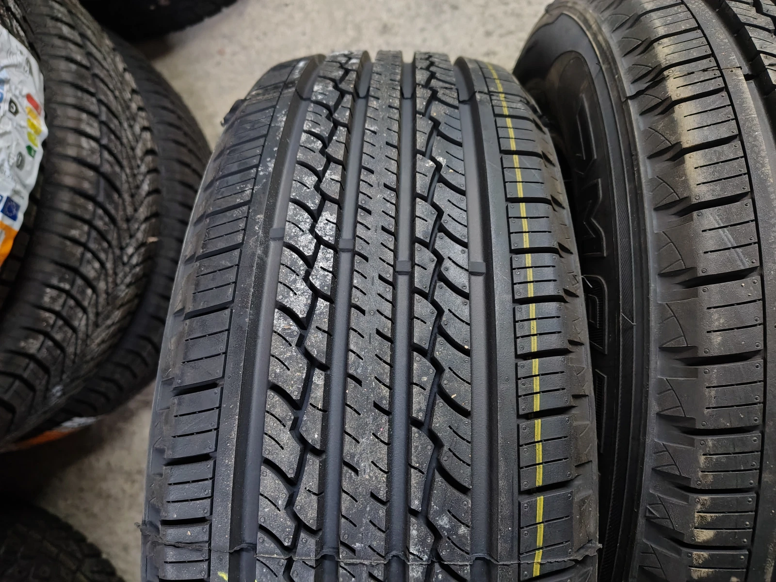 Гуми Всесезонни 215/65R16, снимка 4 - Гуми и джанти - 53746853