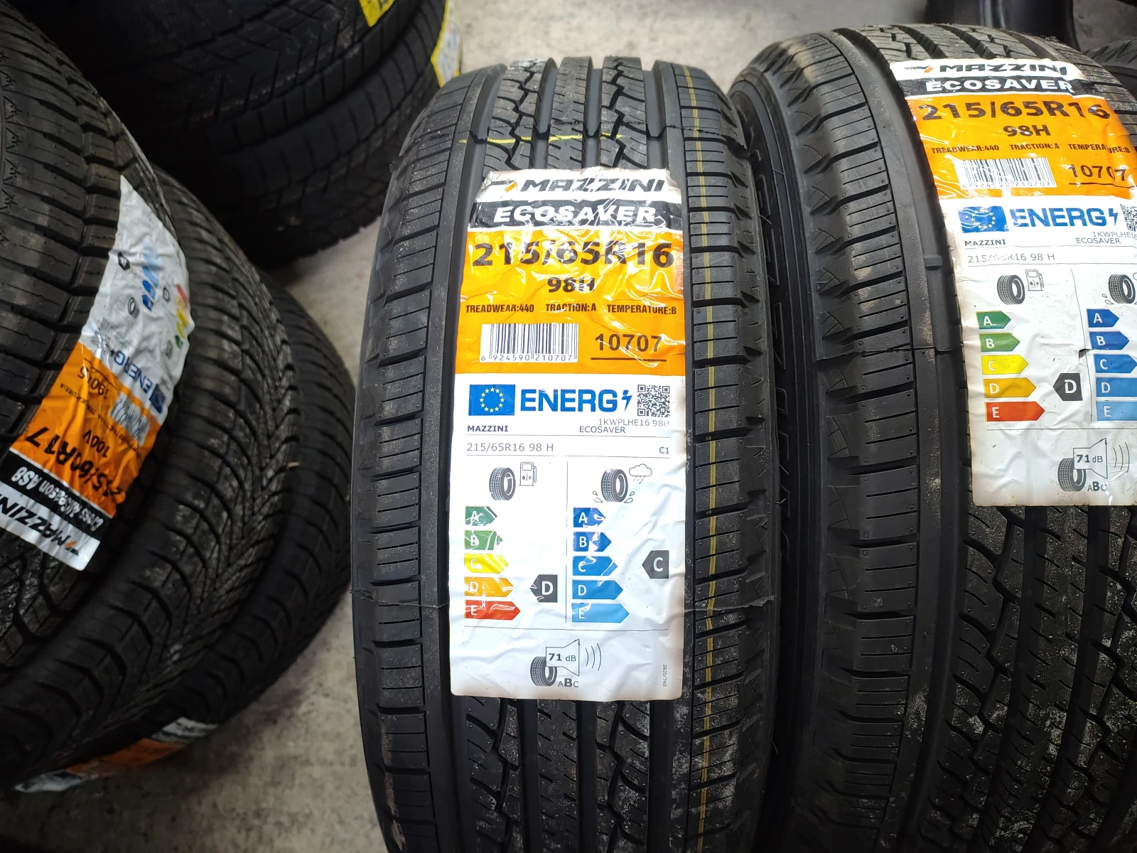 Гуми Всесезонни 215/65R16, снимка 3 - Гуми и джанти - 53746853