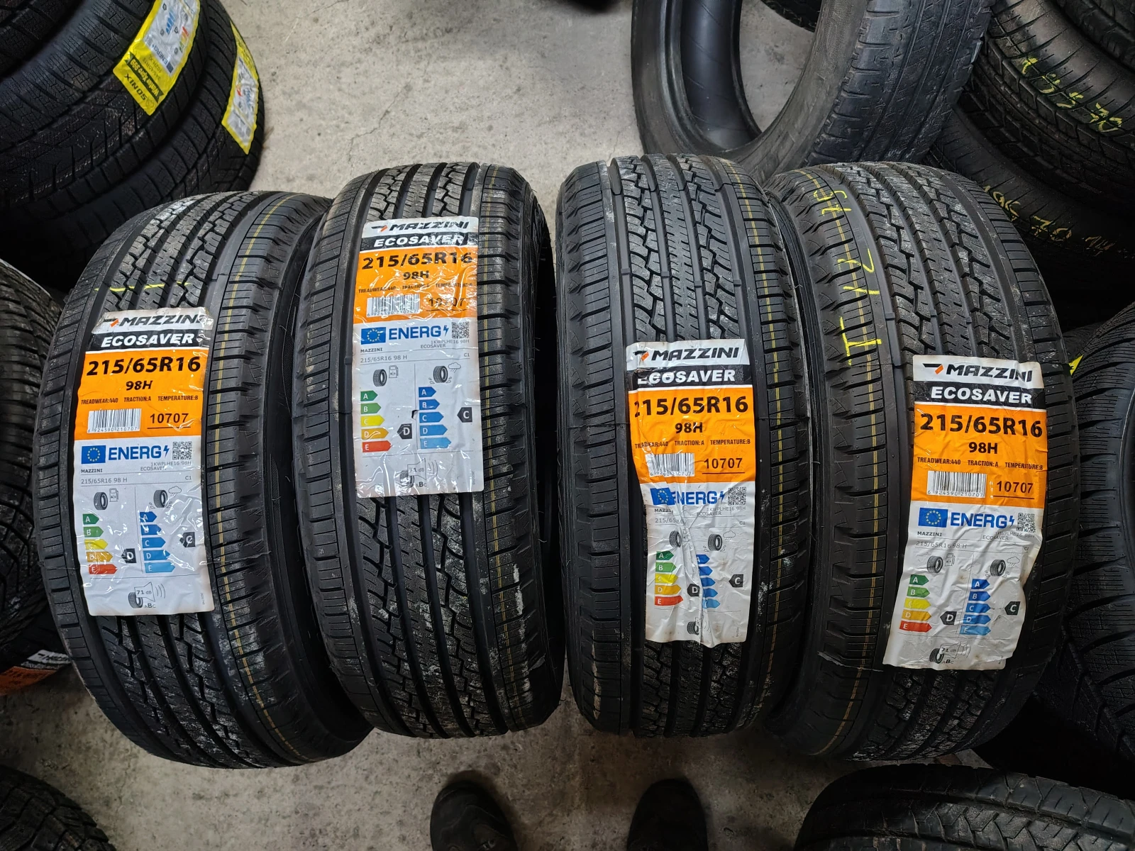 Гуми Всесезонни 215/65R16